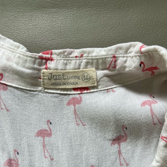 Size M Flamingo Pattern white button up sleeveless blouse office business casual - Picture 3 of 3